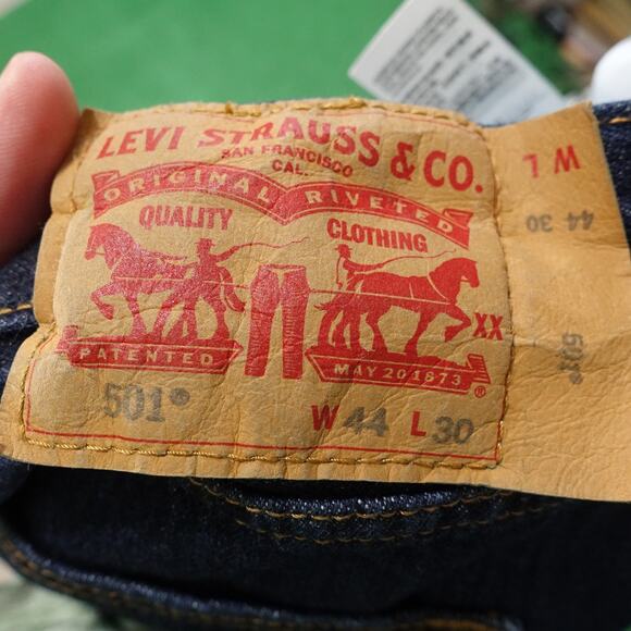 LEVI'S 501 BUTTON FLY ORIGINAL DENIM BLUE JEANS MENS SIZE 44X30 - Picture 7 of 9